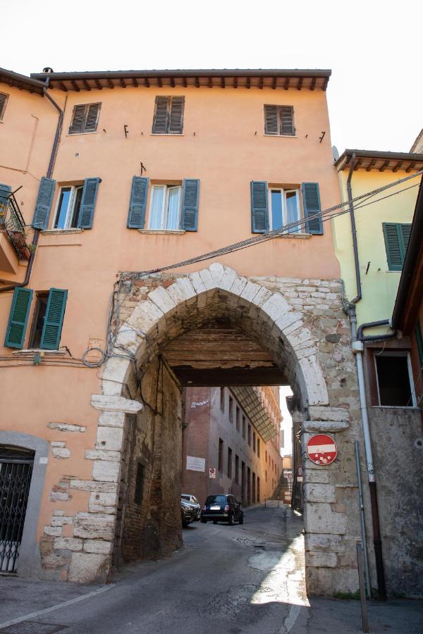 La Conca Apartment: A View On The Roman Aqueduct Perugia Eksteriør bilde